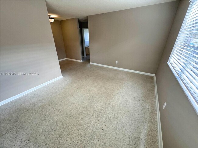 Foto del edificio - 403 NW 25th St