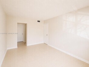 Building Photo - 280 S Cypress Rd