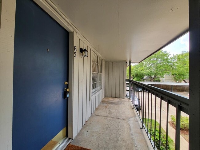 Building Photo - 2350 Bering Dr