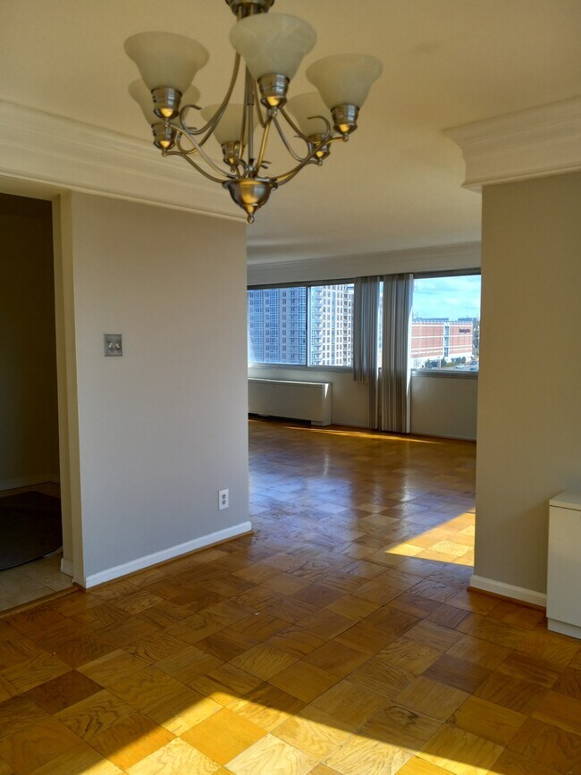 4515 Willard Ave Unit 09, Chevy Chase, MD 20815 Condo for Rent in