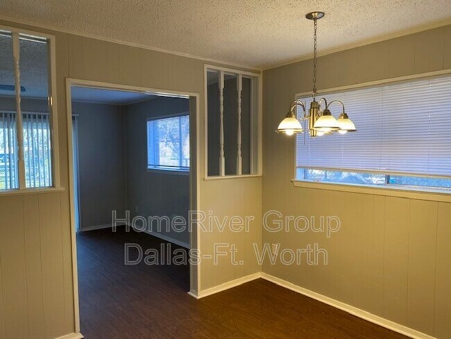 Building Photo - 613 Cheltenham Dr