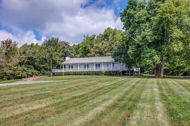 Building Photo - 2 bed/1 bath Home in Leiper's Fork