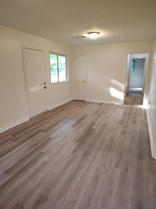 Foto del edificio - 5344 Queen Mary Ln