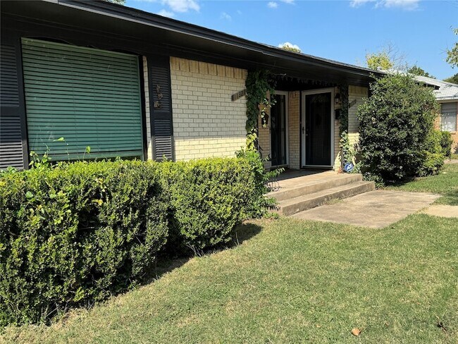 Foto del edificio - 11321 Wyatt St