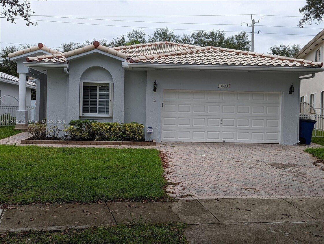 Foto principal - 12381 Natalies Cove Rd