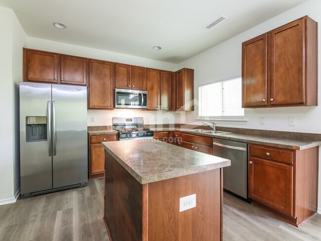 Foto del edificio - 5900 Spring Glen Ln