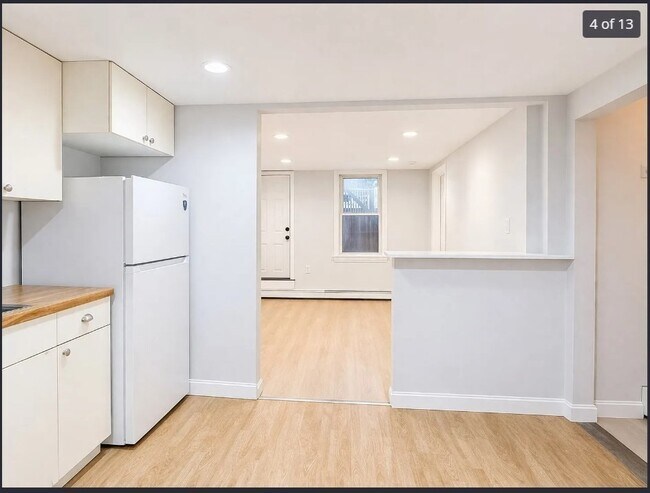 Foto del edificio - 528 Bennington St