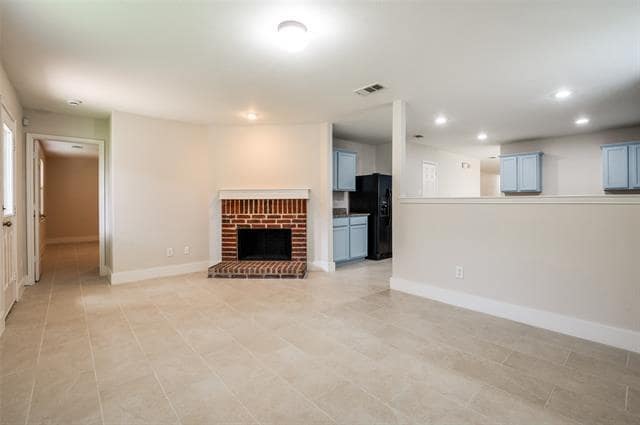 Foto del edificio - 10556 Midway Dr
