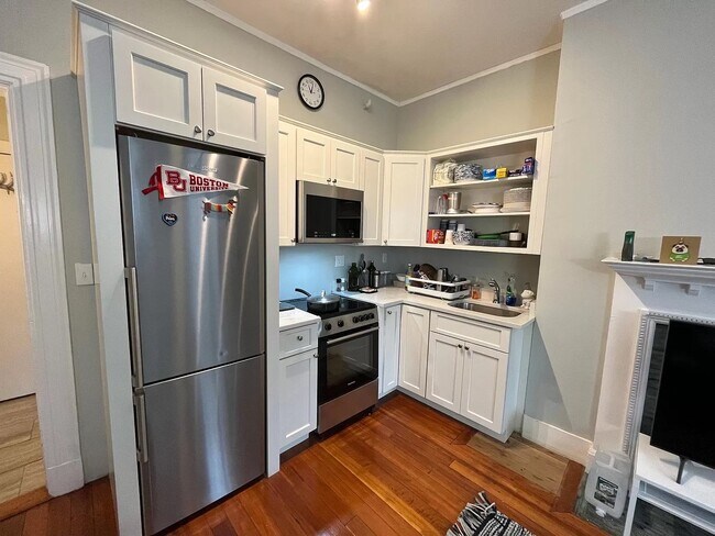 Foto del edificio - 188 Bay State Rd