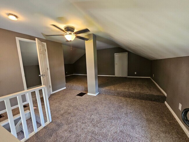 Foto del edificio - SW 3 Bedroom 1 bath, Newly updated, Large ...