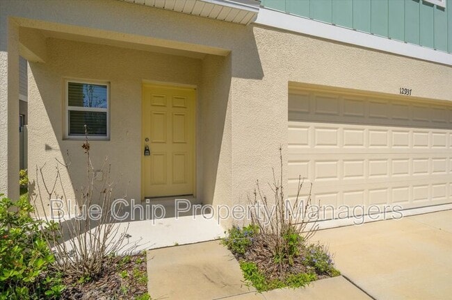 Building Photo - 12937 Camarillo Pl