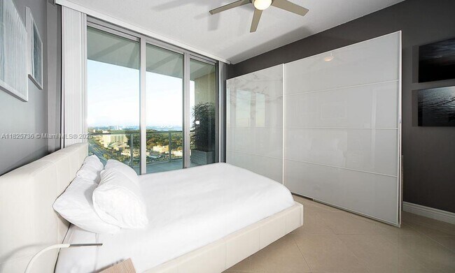Foto del edificio - 3470 E Coast Ave