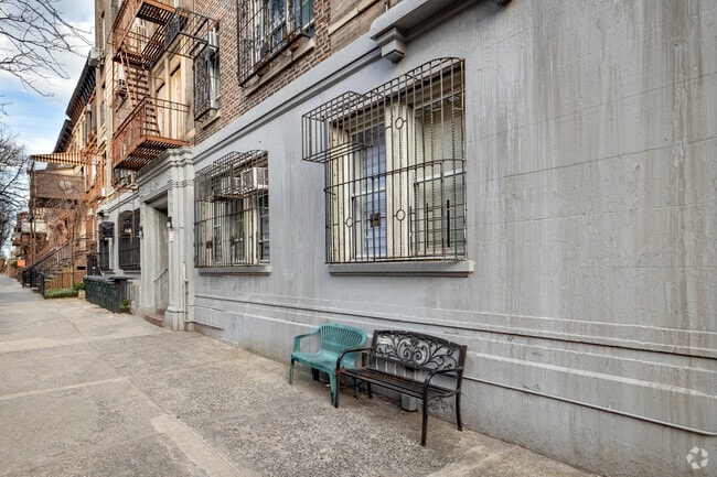 Building Photo - 186 Hooper St
