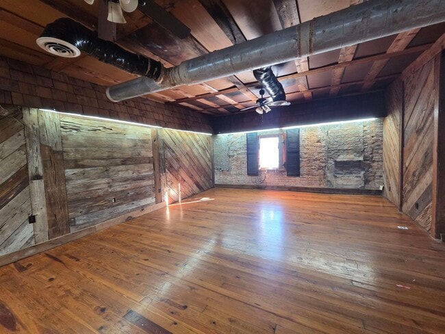 Building Photo - 129 S Jefferson St