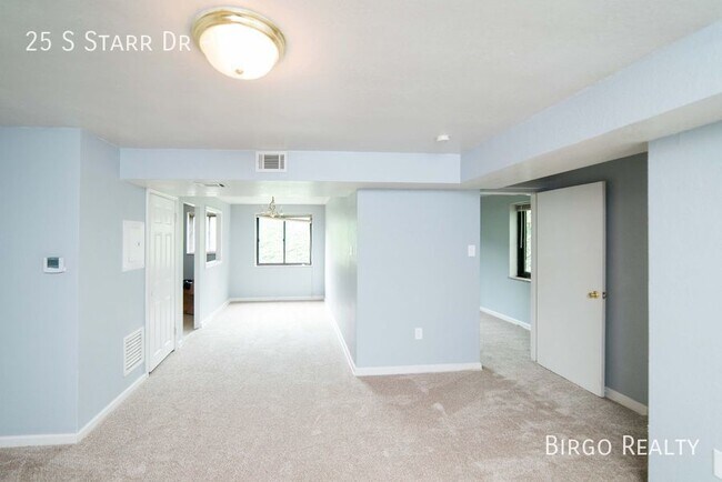 Building Photo - A Spacious 1 Bed/1 Bath APARTMENT in BELLE...