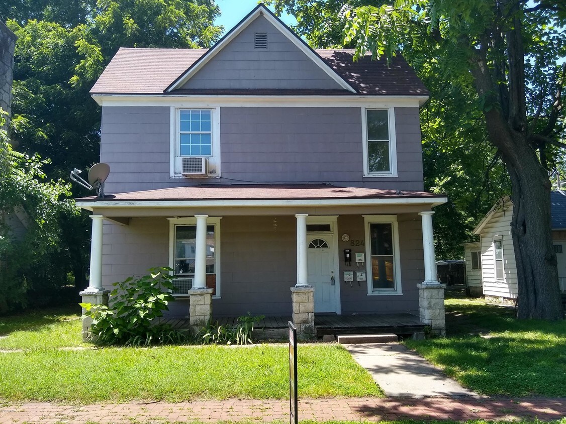 824 S Moffet Ave Unit 2, Joplin, MO 64801 Condo for Rent in Joplin