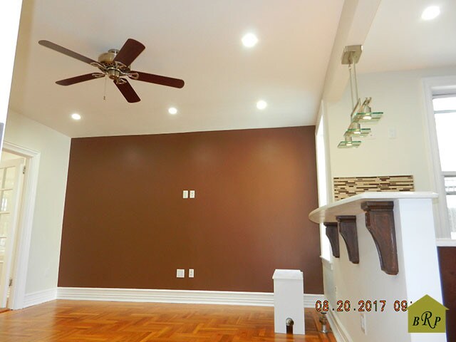 Foto del edificio - 106 E 51st St