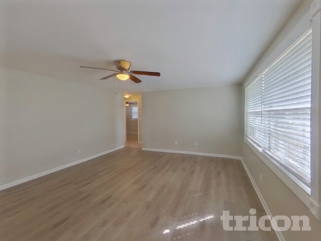 Building Photo - 8589 Lantana Dr