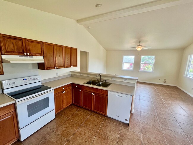 Building Photo - 3 Bedroom Home in Discovery Harbor with Ga...