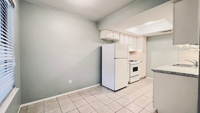Building Photo - Pecan Creek Apartments