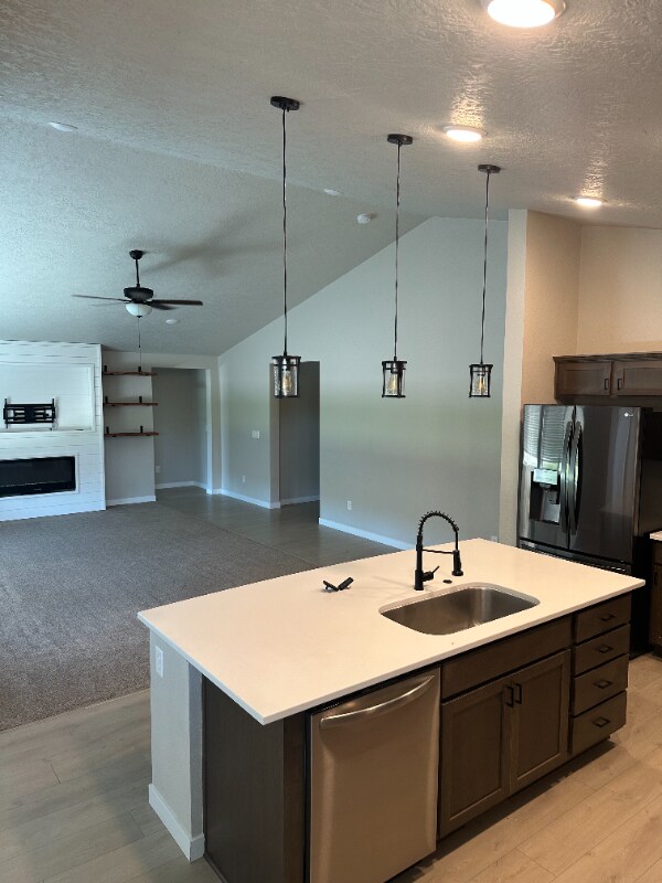 Foto del edificio - 3709 E Warm Creek Ave