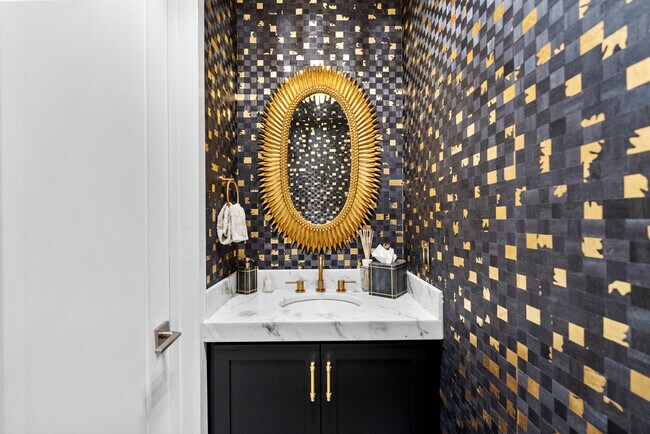 Foto del edificio - 7402 Backett Wood Ter
