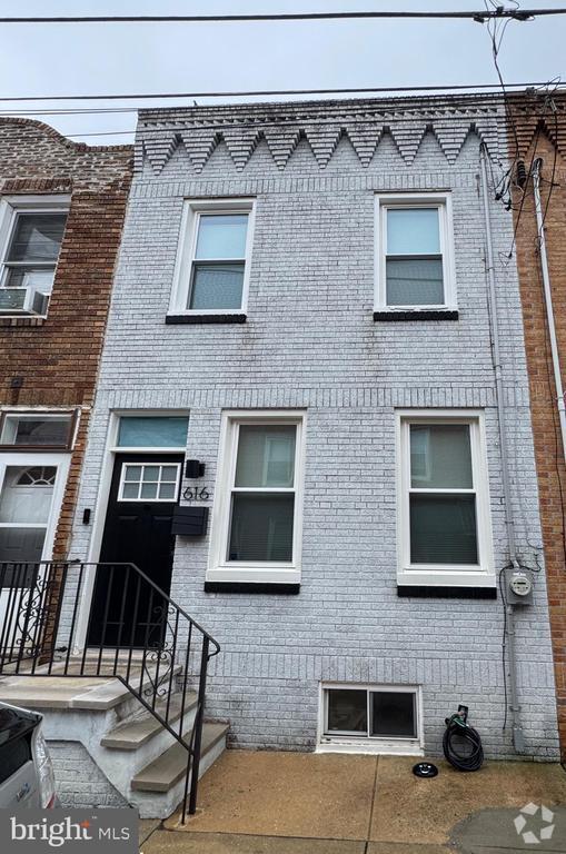 Building Photo - 616 Gerritt St