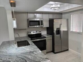 Building Photo - 1704 University Ln