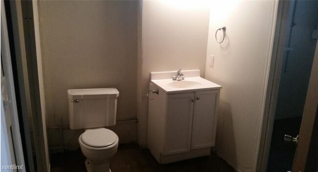 Building Photo - 3 br, 1.5 bath House - 216 Linden Ave