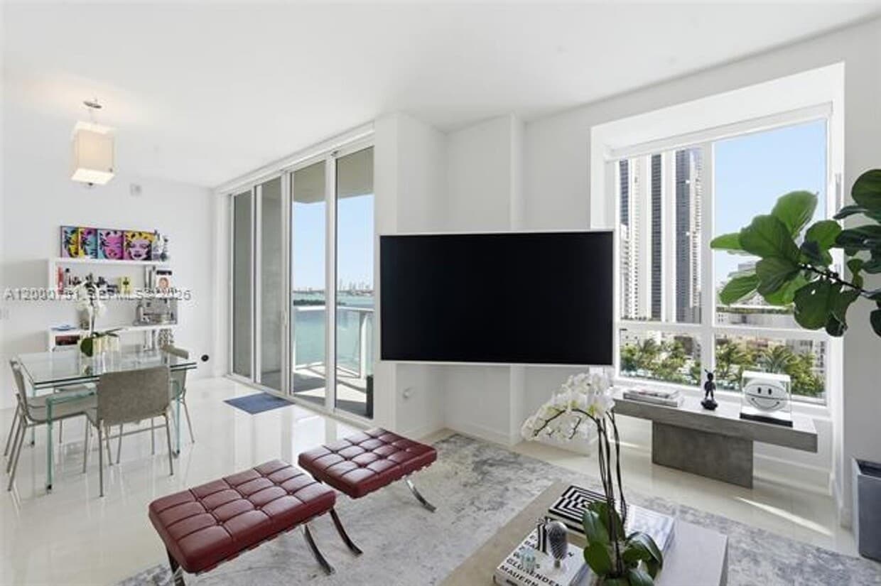 Photo - 601 NE 27th St # 1506 (A12000751)