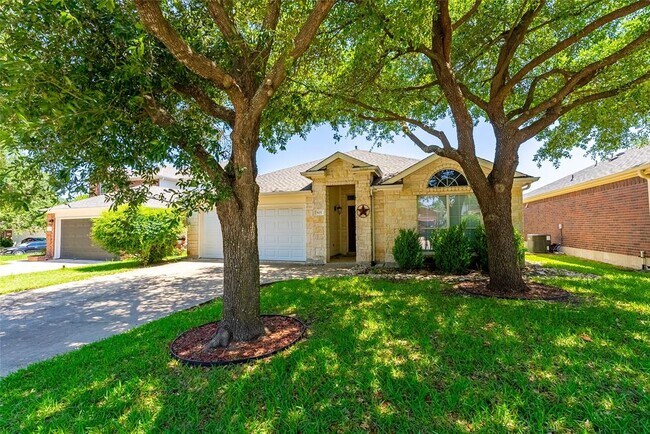 Building Photo - 605 Arrowood Pl