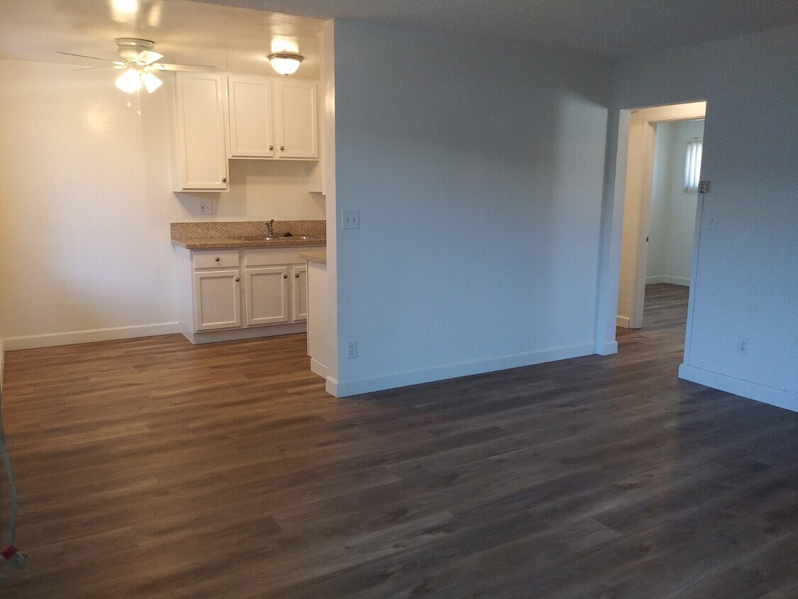 Foto principal - 14753 Blythe St