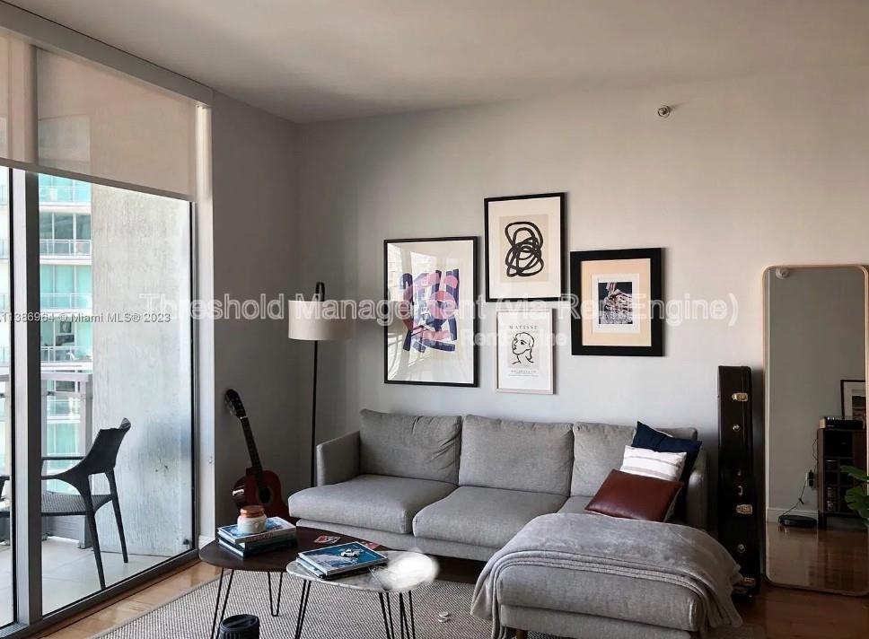 Foto principal - 90 SW 3rd St