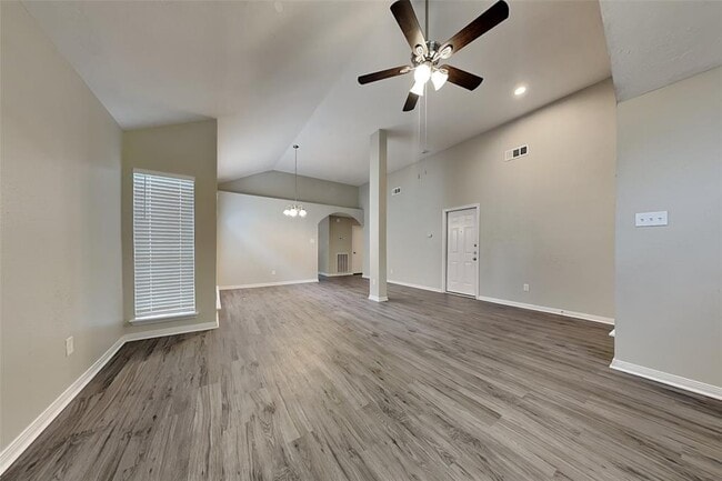 Building Photo - 8635 Spring Green Dr