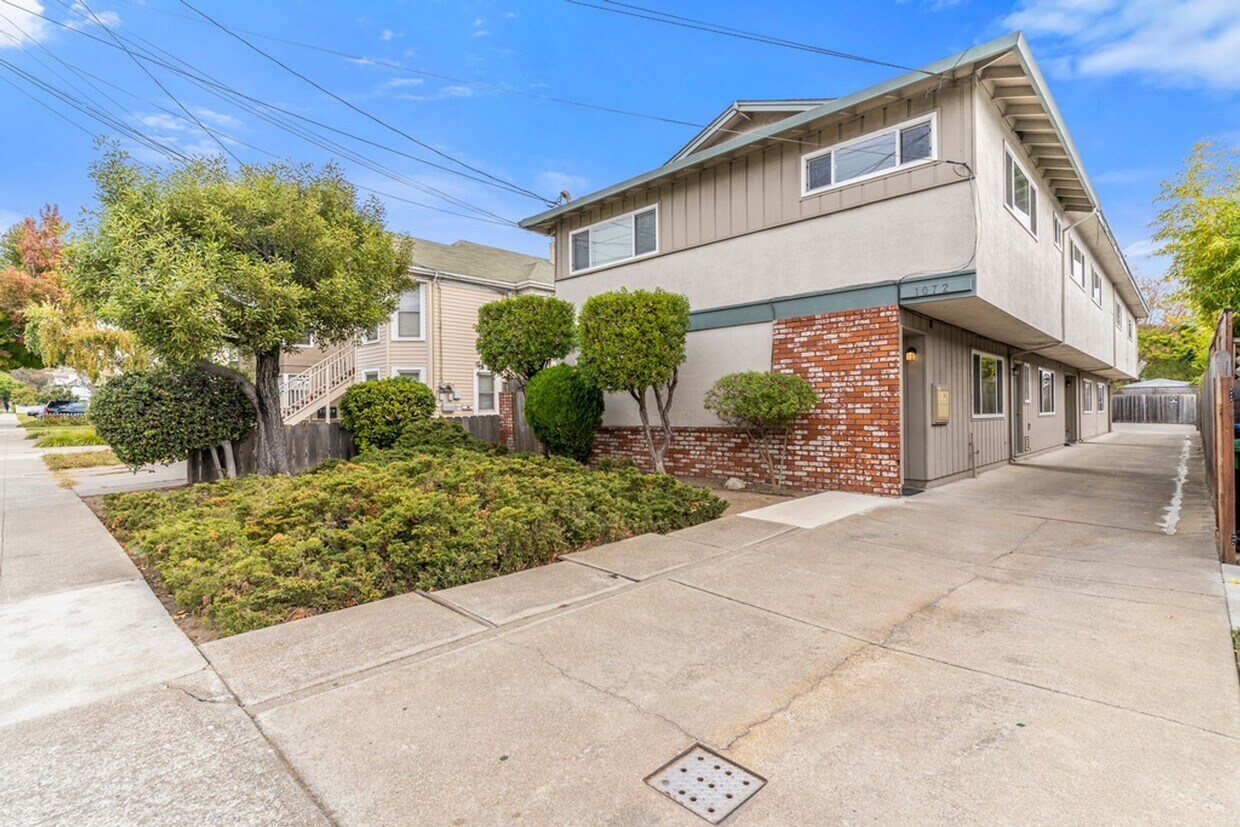 Foto principal - 1072 Park Ave