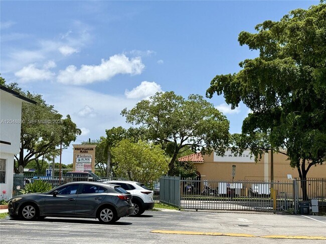 Building Photo - 20 SW 108th Ave