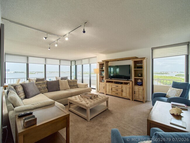 Building Photo - 5550 N Ocean Dr