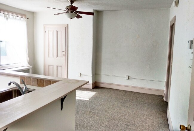 Fotografía del edificio - 1355 Ridge Ave