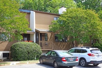 Building Photo - 221 Harvest Dr
