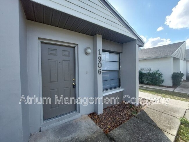 Building Photo - 1906 Crystal Grove Dr