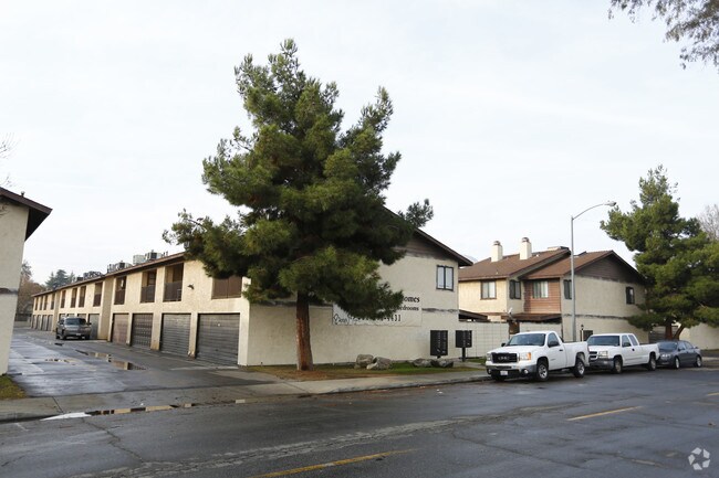 Building Photo - Westchester Townhomes