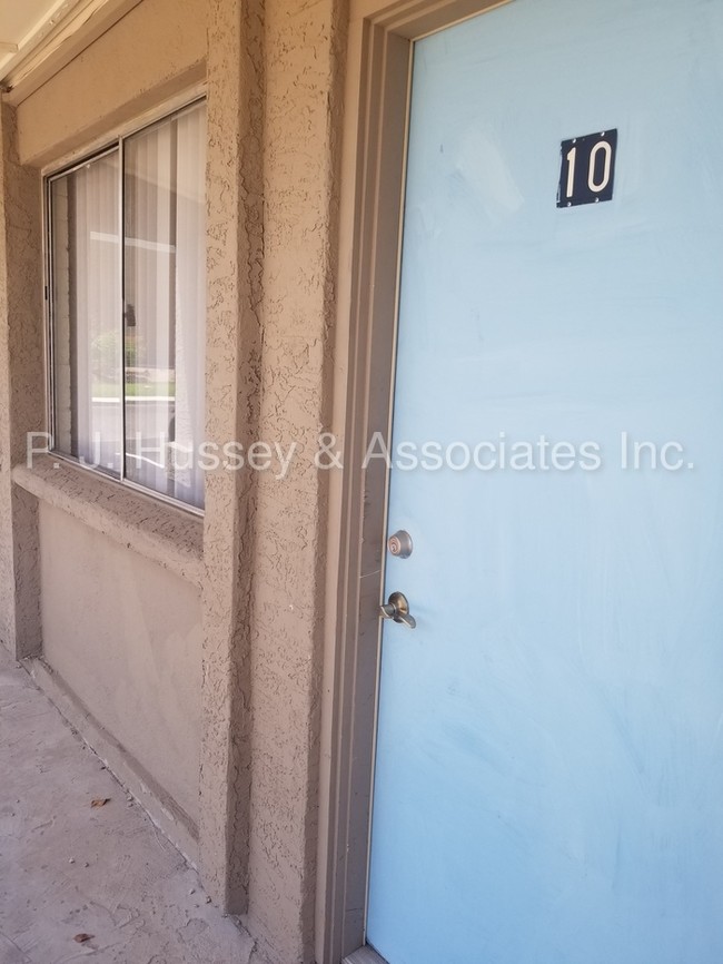 Building Photo - 6802 W Glendale Ave
