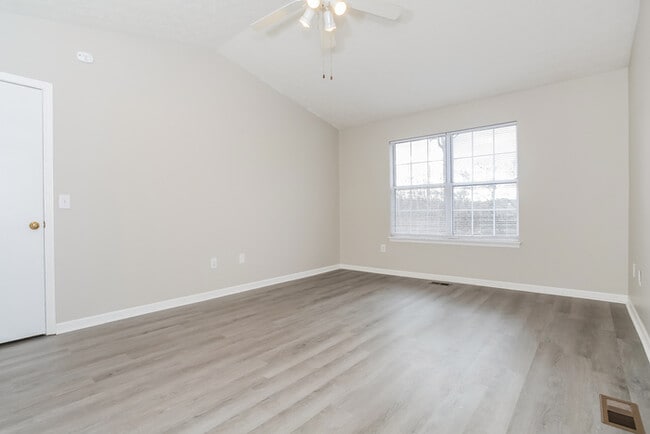 Building Photo - 935 Joy Dr