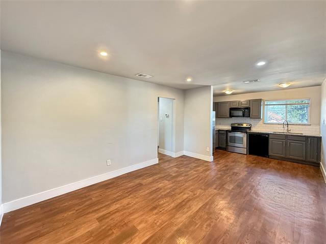 Building Photo - 740 Edgemont Ave