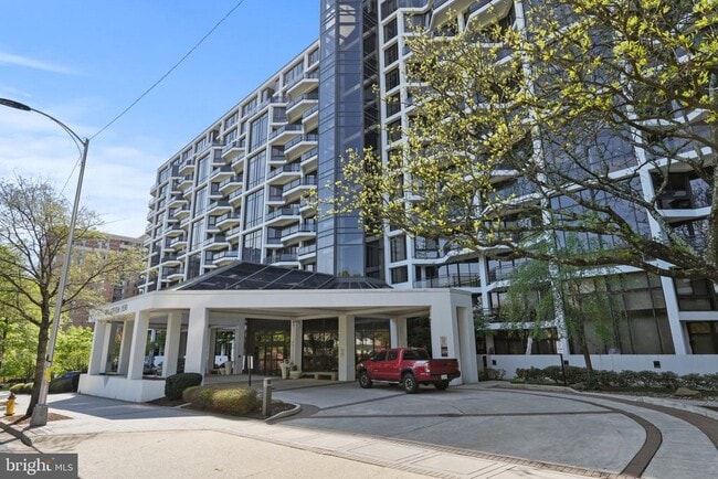 Building Photo - 1530 Key Blvd