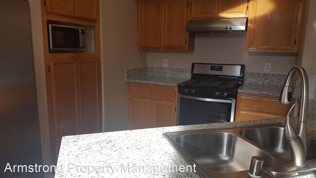 Foto del edificio - 3 br, 2 bath House - 1545 E. Sunnyside Avenue