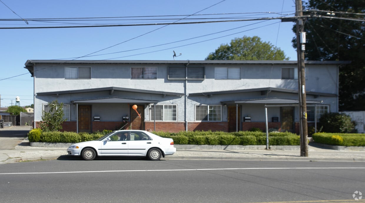 Foto principal - 23856 Santa Clara St