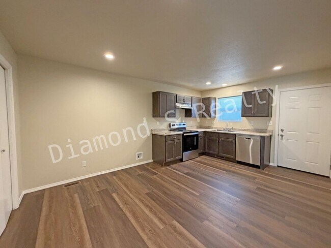 Building Photo - Brand New Build - Conveniently Located nea...