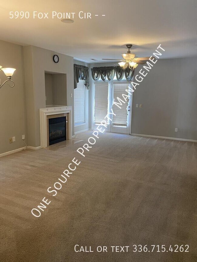 Foto del edificio - 5990 Fox Point Cir