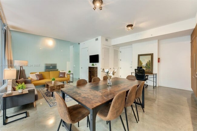 Foto del edificio - 250 NW 24th St